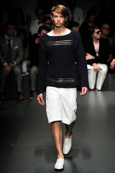 Look 24